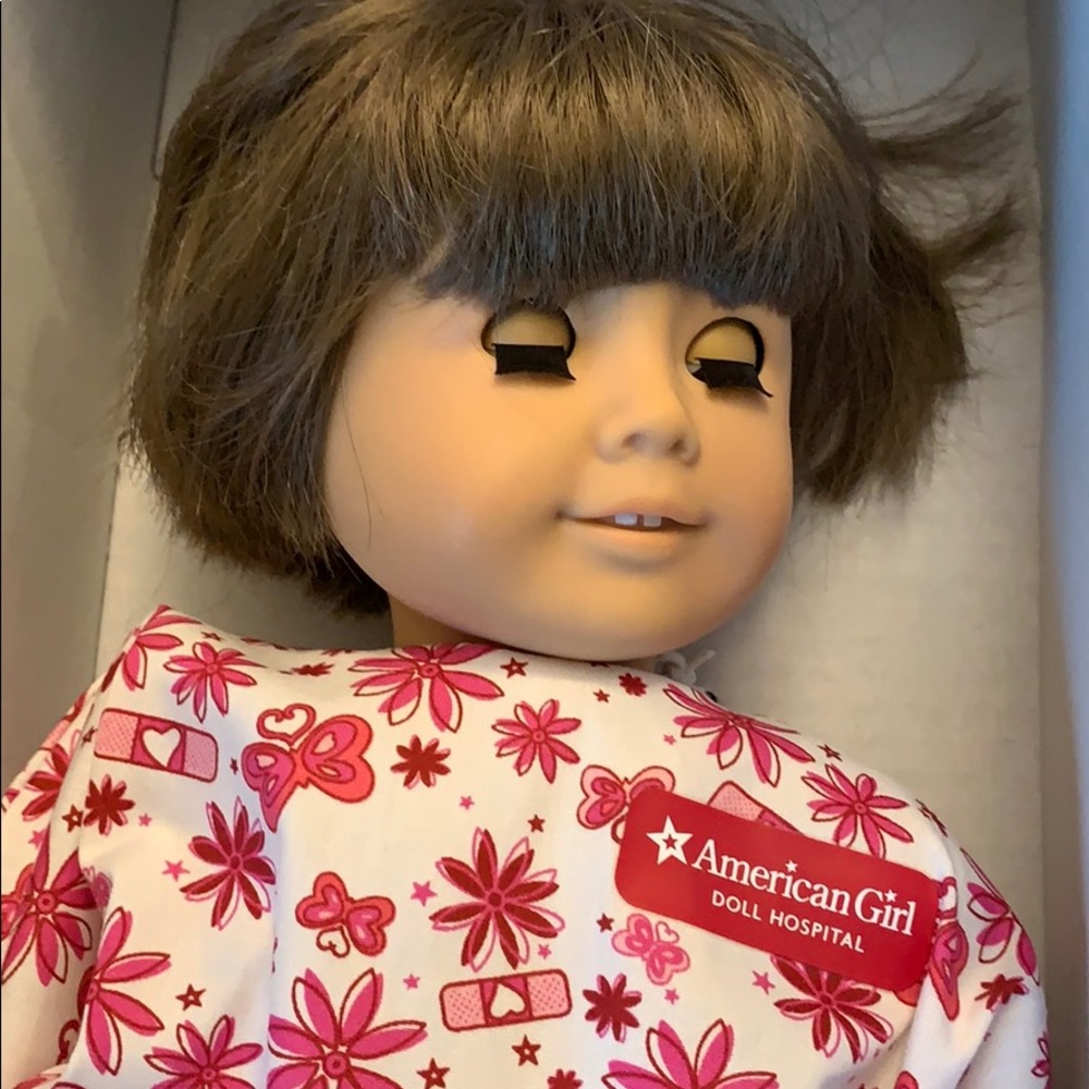 American girl doll Molly or Samantha 🤷🏼‍♀️